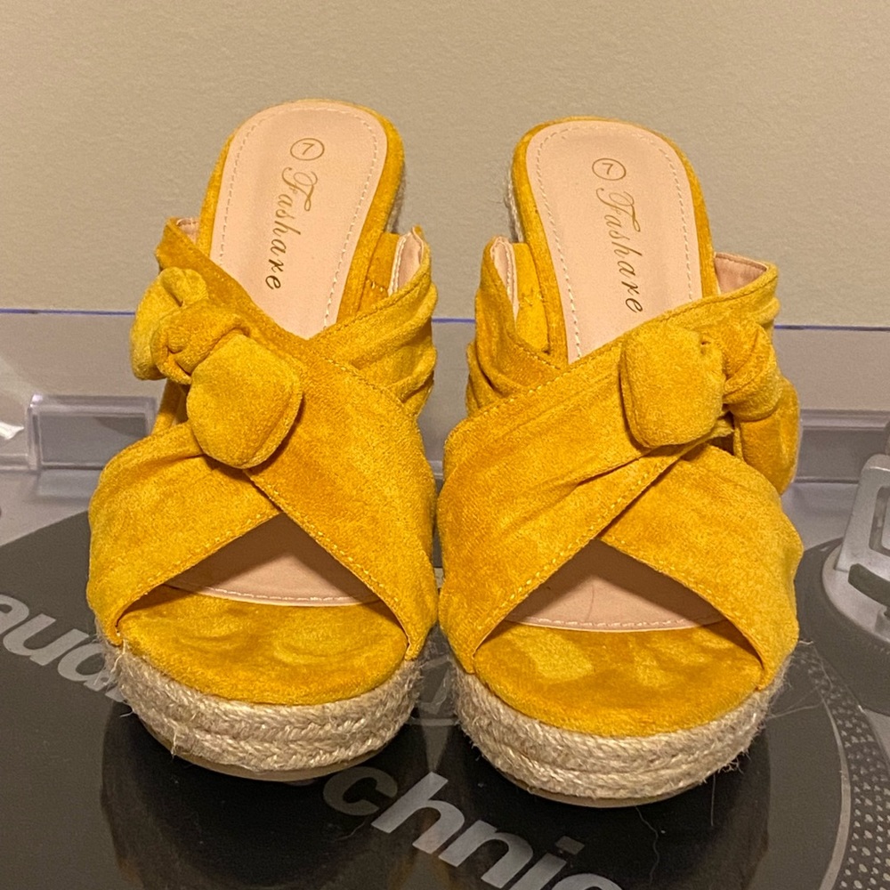 NWOT- Women’s wedges
